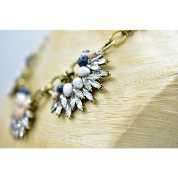 Chloe + Isabel Statement Necklace Collar Crystal Sparkling Blue White Jewels Bn7 - Picture 8 of 12